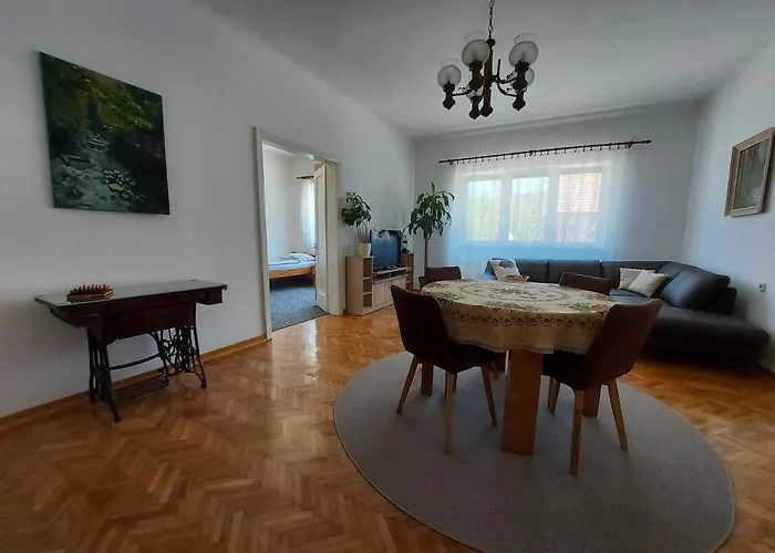 Apartment Tince